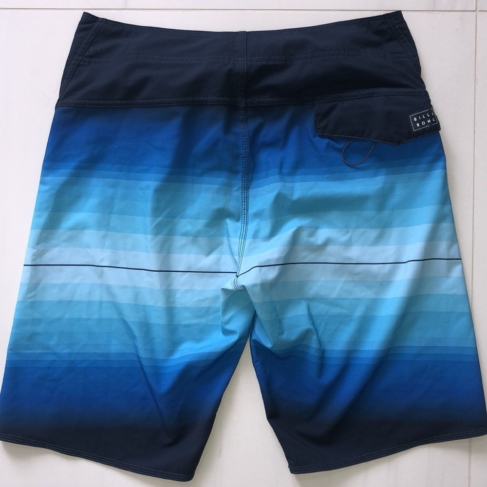 Shades of Blue Billabong Board Shorts Size 32 - Picture 4 of 5